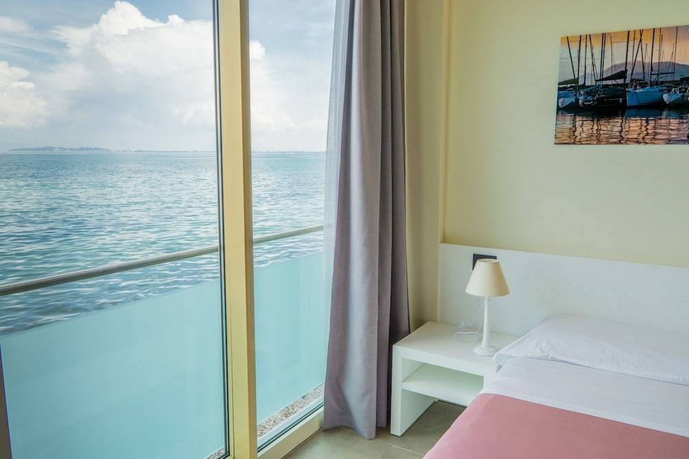 Garda Rooms 2