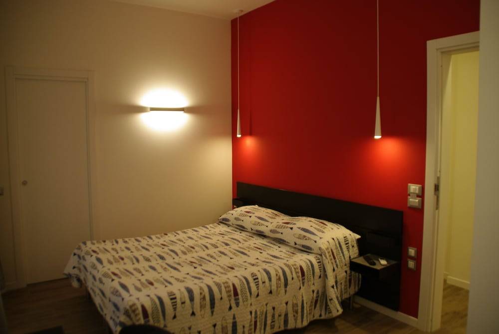 Travel House 2