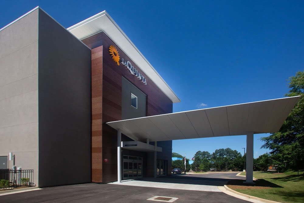 La Quinta Inn & Suites by Wyndham Oxford 1