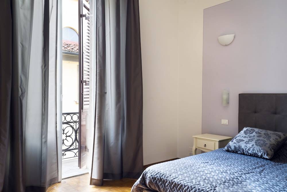 Live Florence Guest House 2