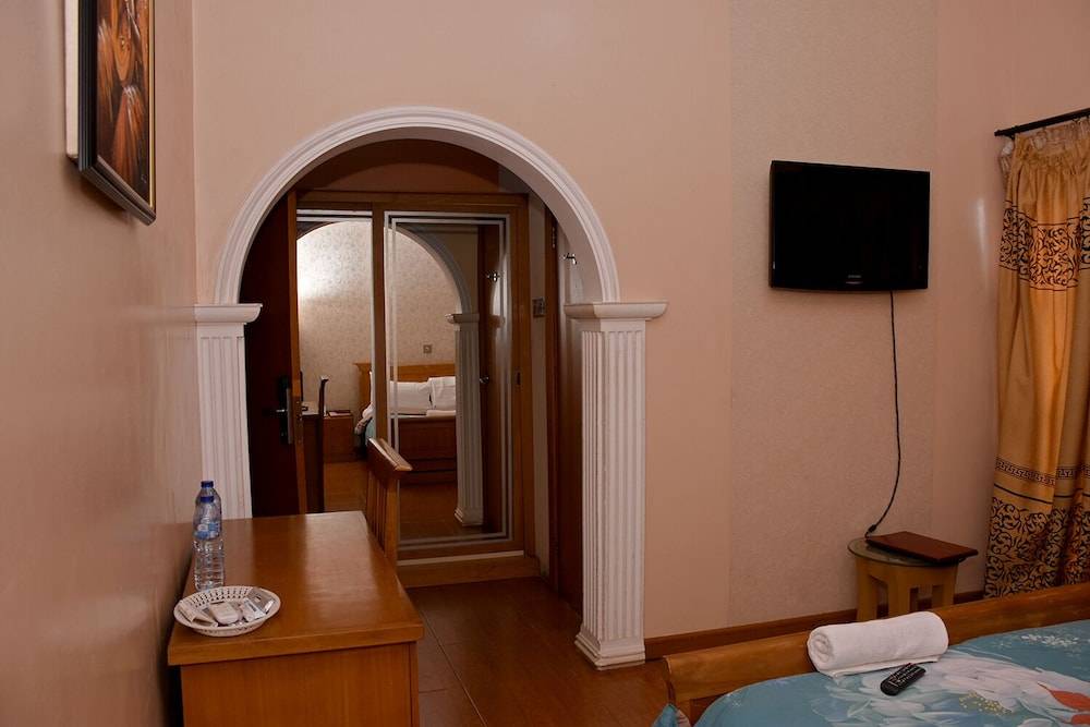 LaMaison Hotel 2