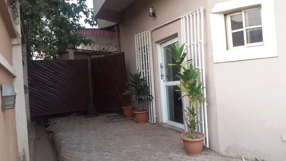 M. House 1