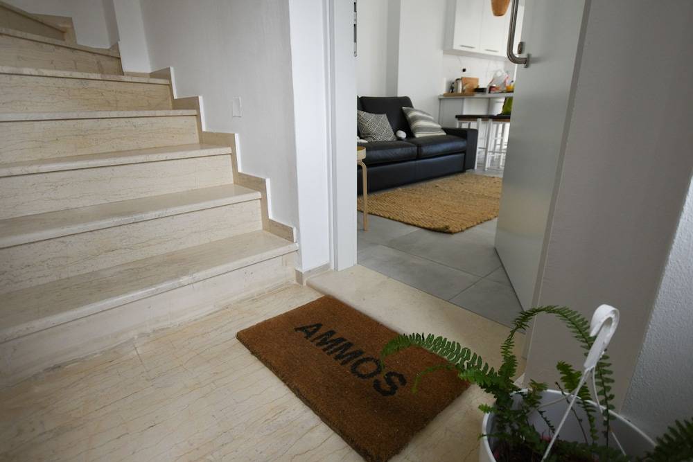 Ammos Suite 2