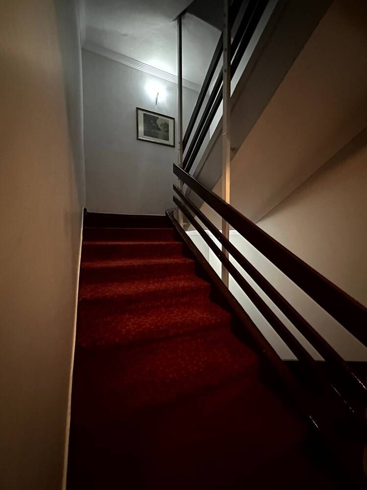 Headman Hotel 2