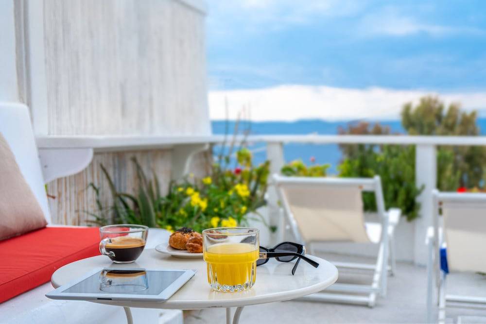 Bella View Mykonos Town Suites 1
