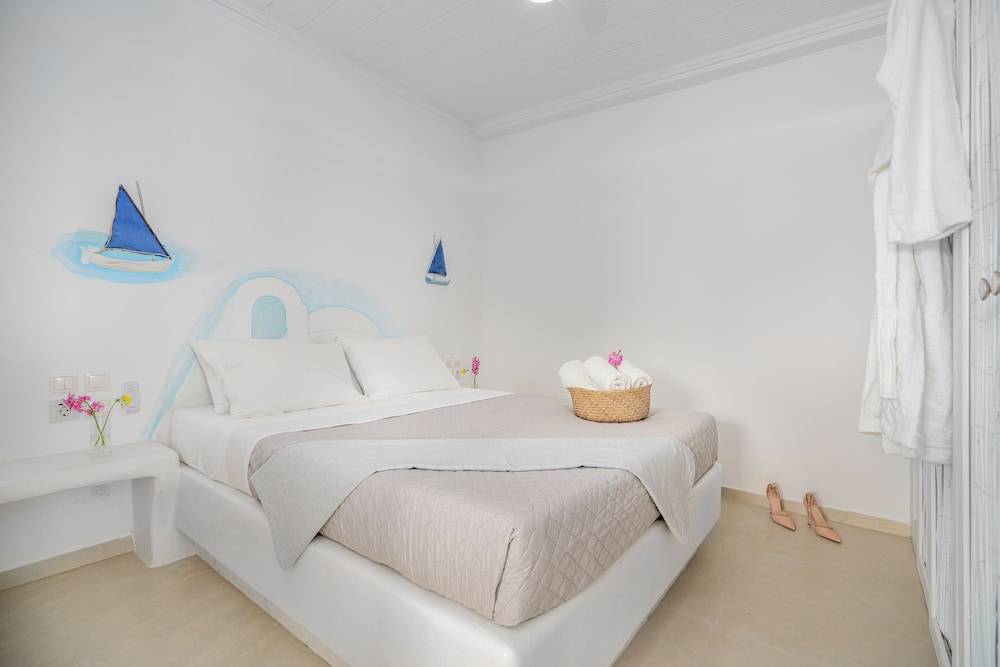 Bella View Mykonos Town Suites 2