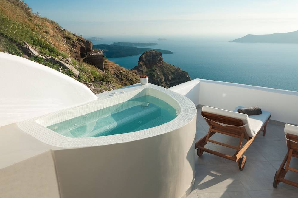 Caldera's Majesty 1