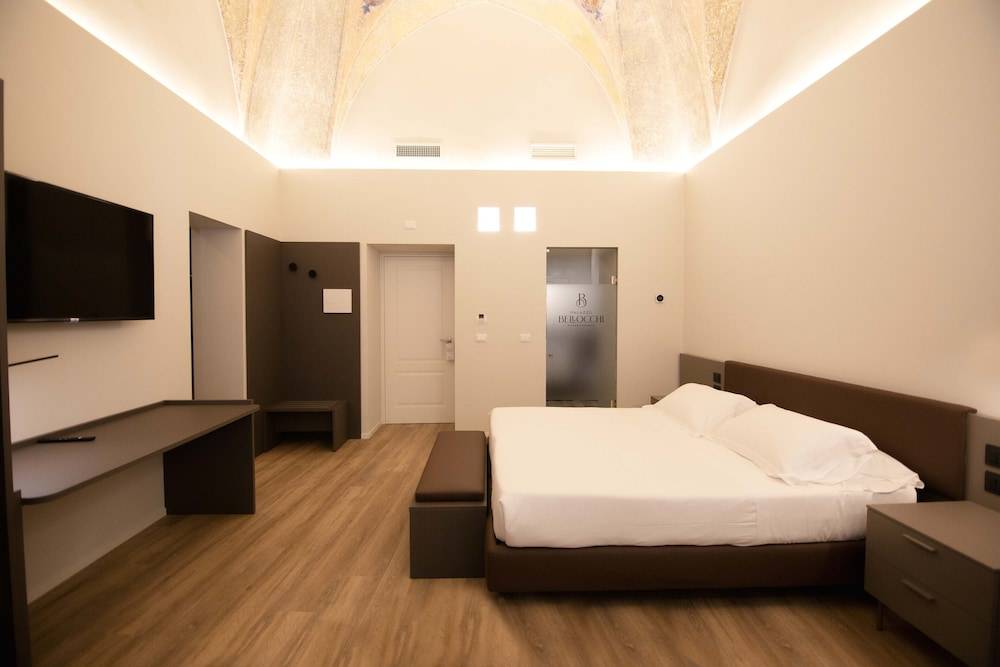 Palazzo Bellocchi - Suites & Apartments 1
