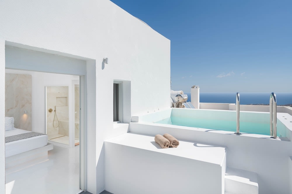 Cycladic Suites & Spa 1