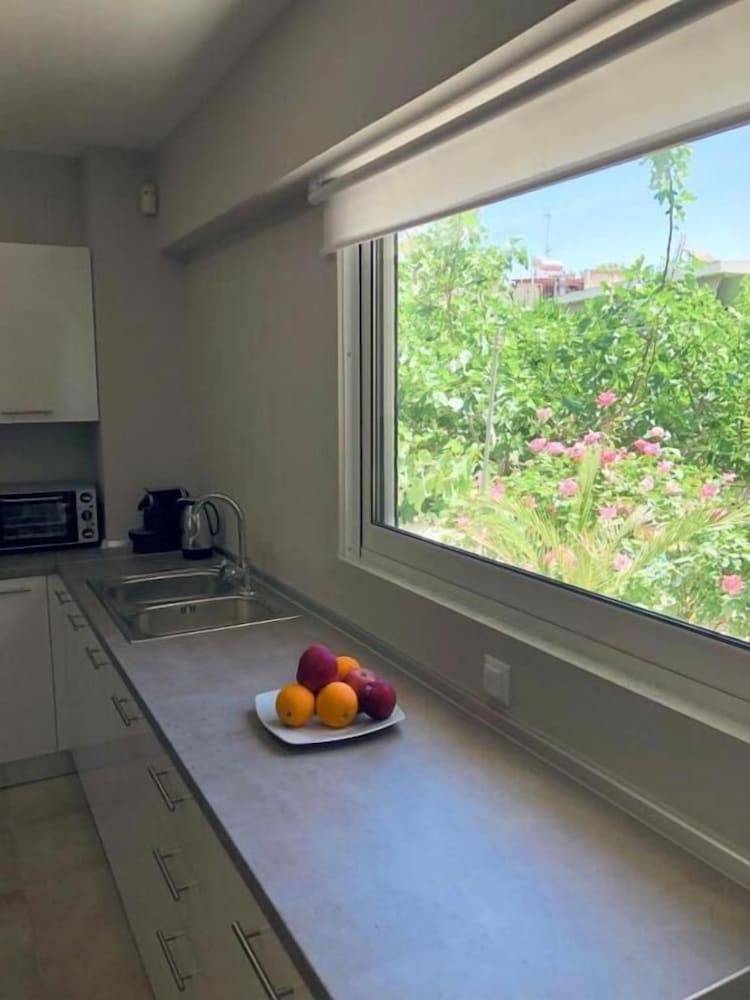 Charming Apartment in Faliro 2