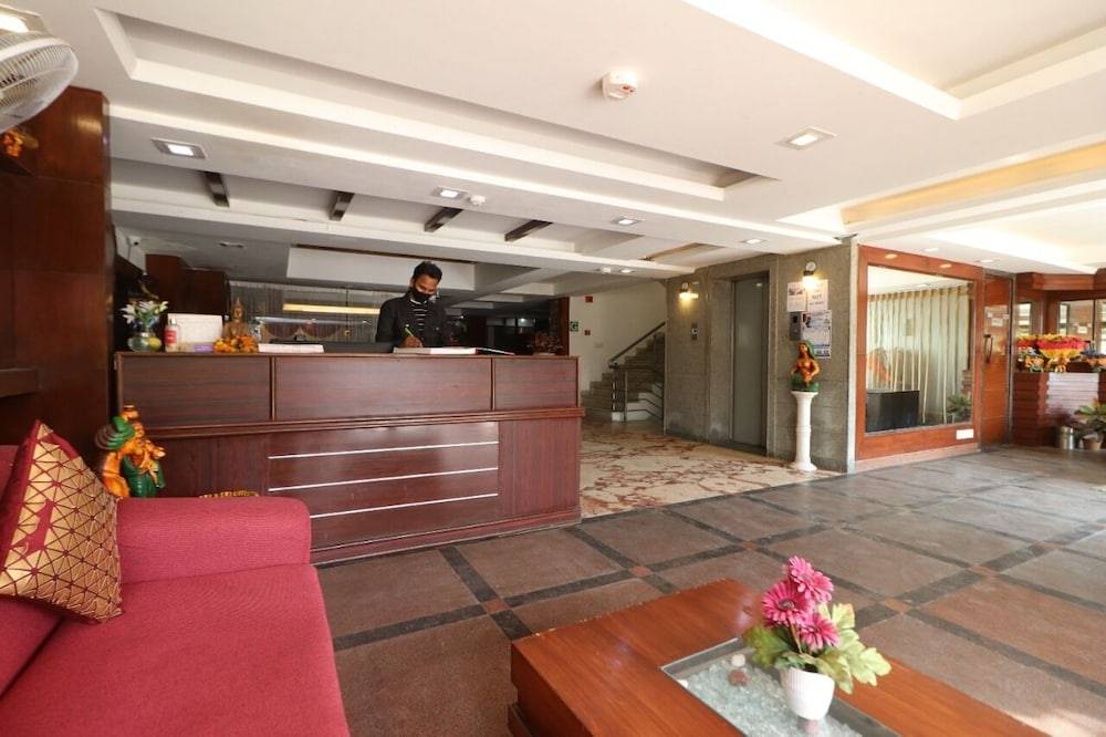GoldRoom 1