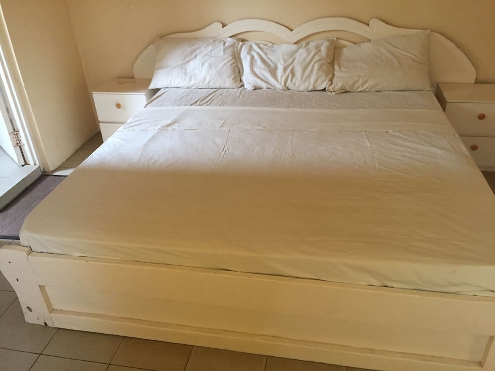 One World Village Guesthouse 2