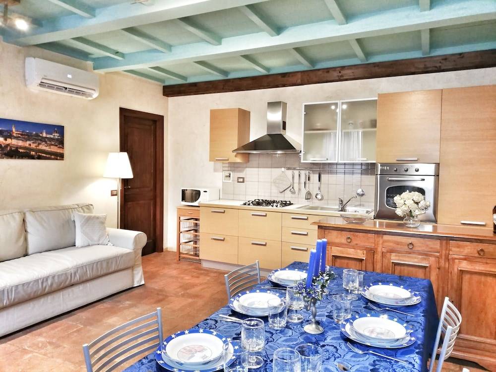 Luna 36 Apartment In Central Florence 1