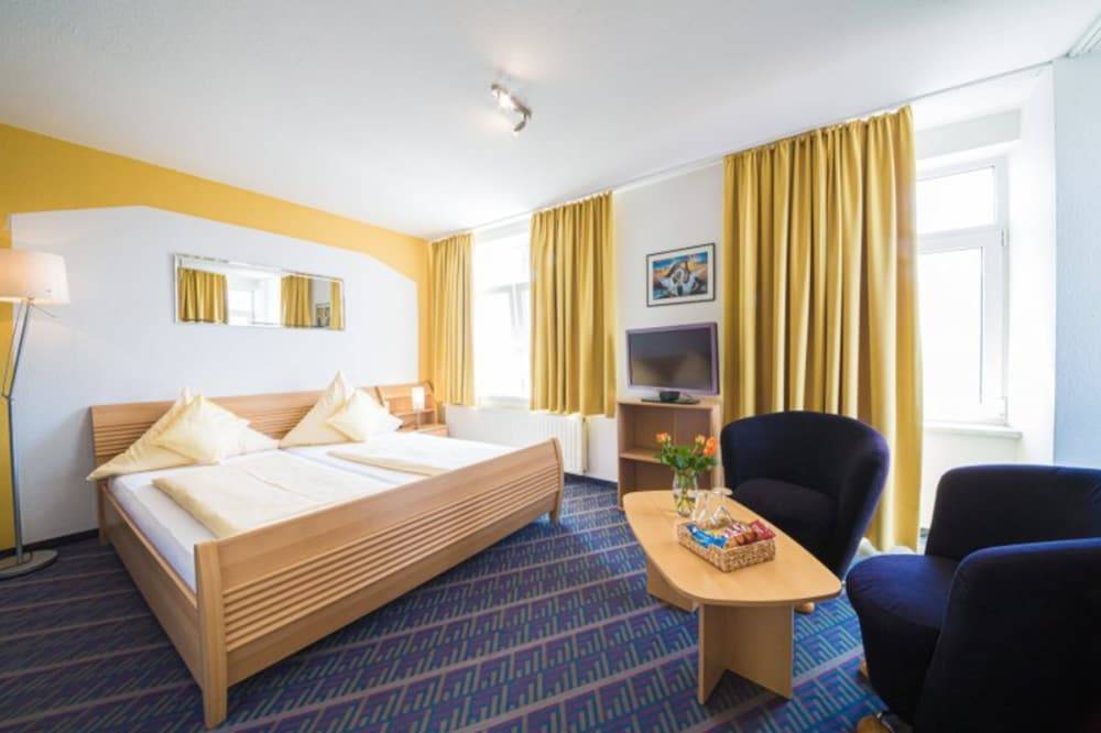 Europa Hotel Garni free parking 1
