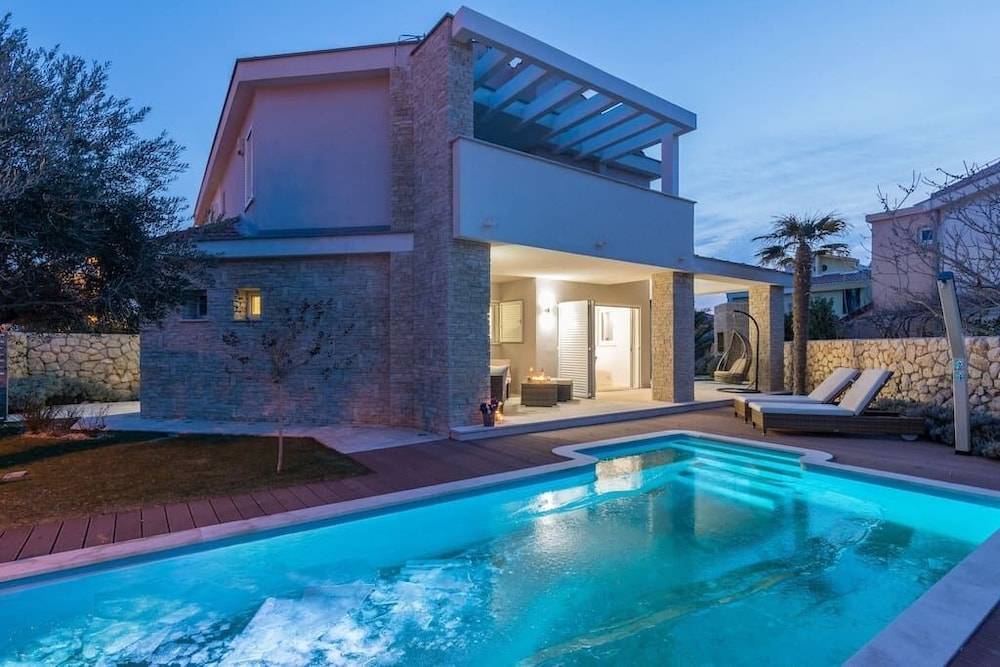 Luxury Villa White Rose with the Pool 1