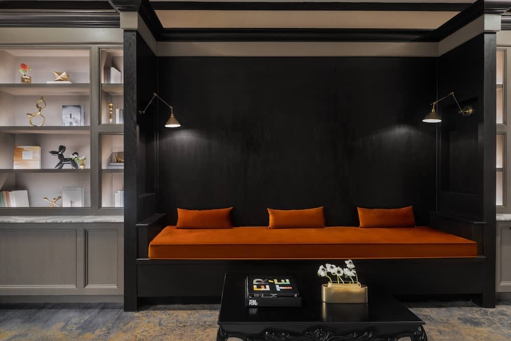 The Drake Oak Brook, Autograph Collection 2