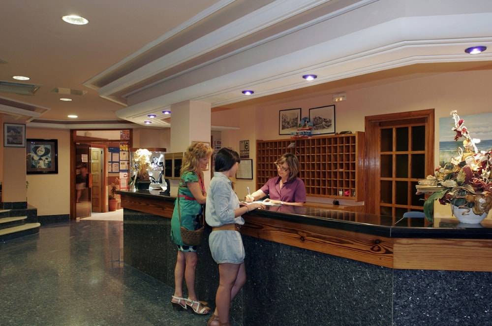 Aparthotel Nereida 2