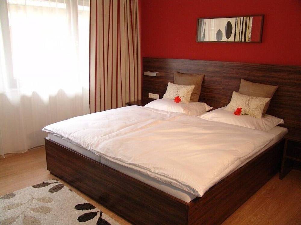 Landhotel Wolfschlugen 1