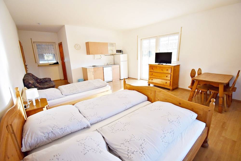 Seehaus Mamming - Hotel - Schlaffässer - Biergarten - Camping 2