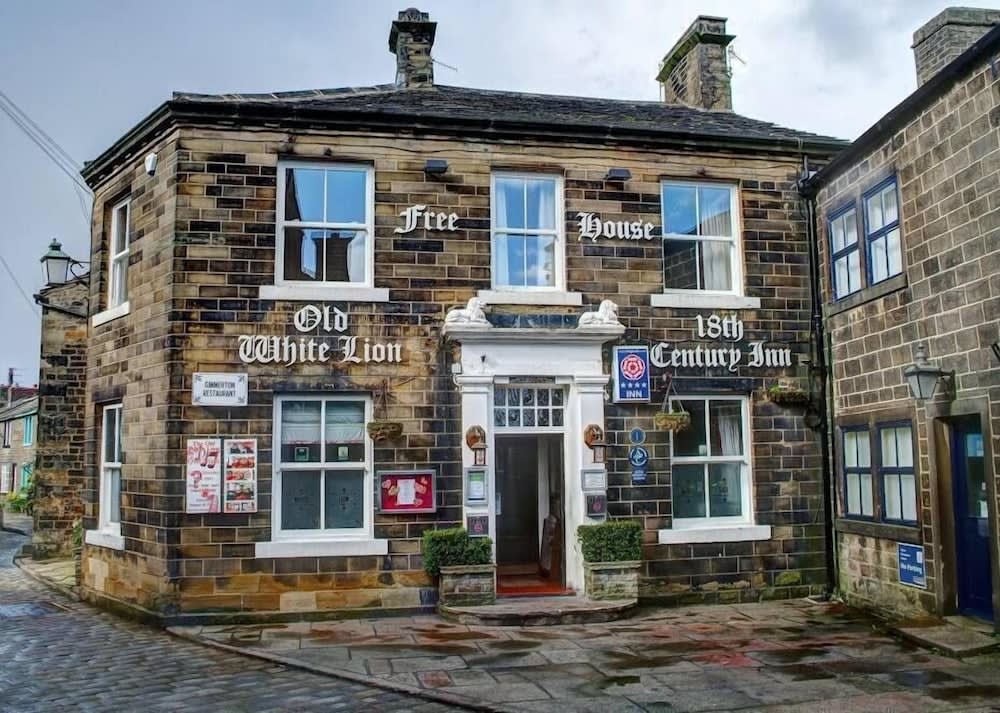 The Old White Lion Hotel 1