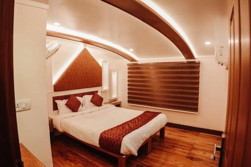 Kerala Boathouse 2