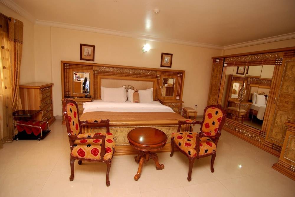 Elomaz Hotels, Abuja 1