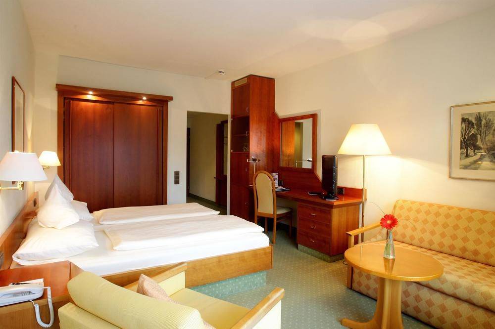 DORINT SEEHOTEL & RESORT BITBURG SÜDEIFEL 2