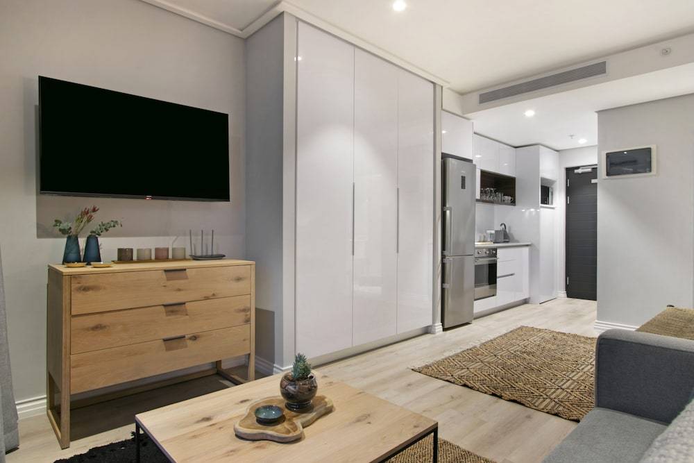 16 On Bree - Unit 2810 1