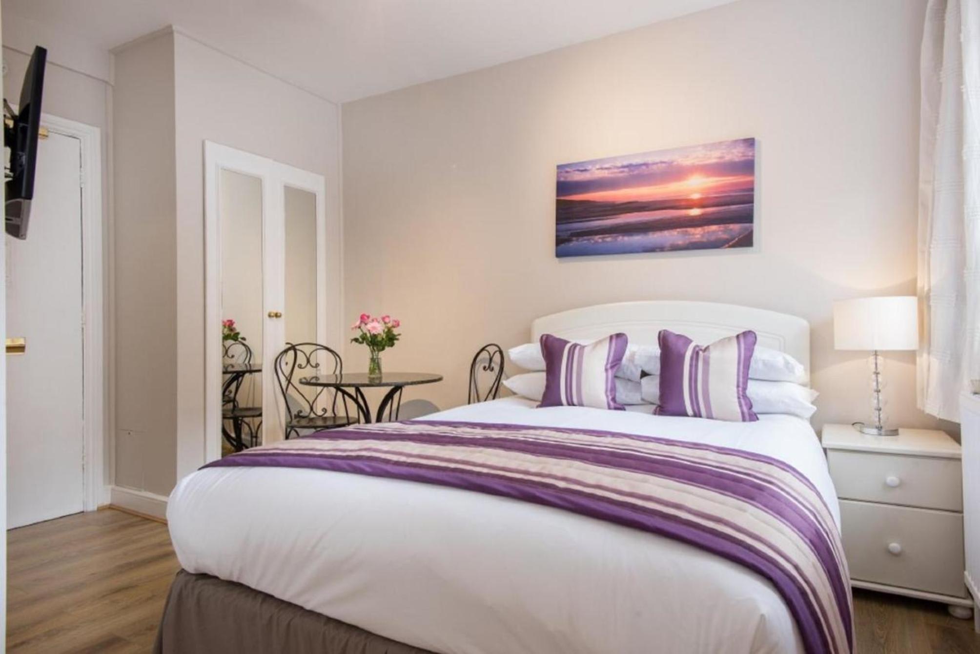 Studio at Chelsea Cloisters Hotel 1