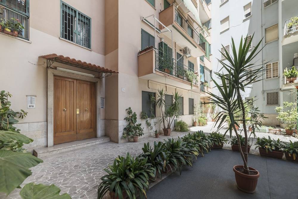 GuestHost - San Giovanni Apartment with Balcony 1