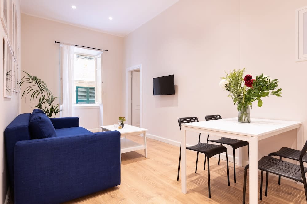 Casa Moderna -Two Bedroom Apartment 1