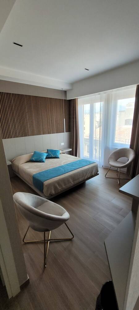 TH LUXURY CENTRAL 1