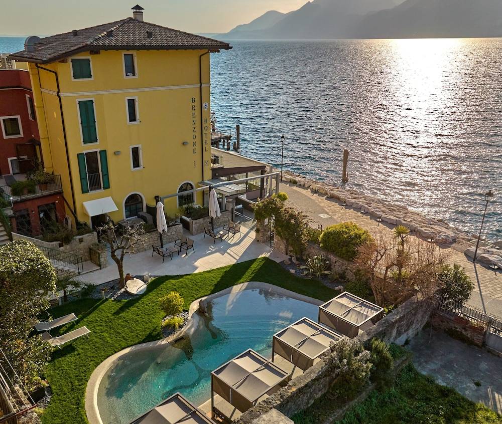Lake Front Hotel Brenzone 1