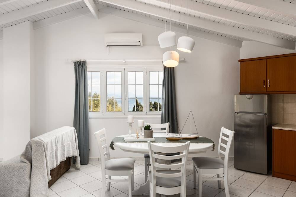 The Seaview Corner Apartments by Konnect, Ipsos 1