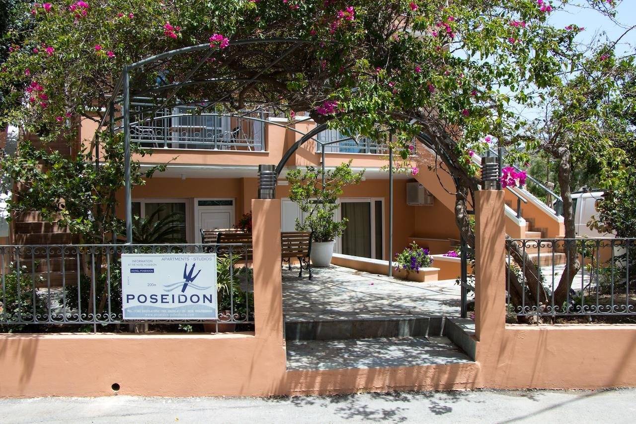 Poseidon Studios & Apartments 2