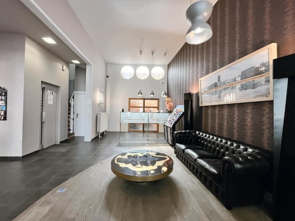 Alpha Hotel 2