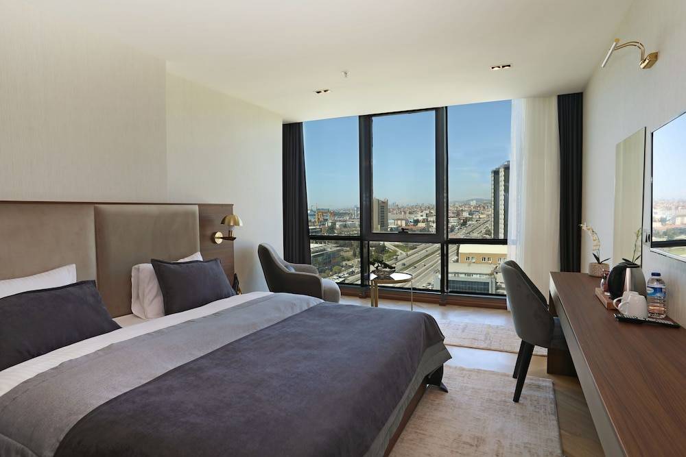 Moncher Hotel 2