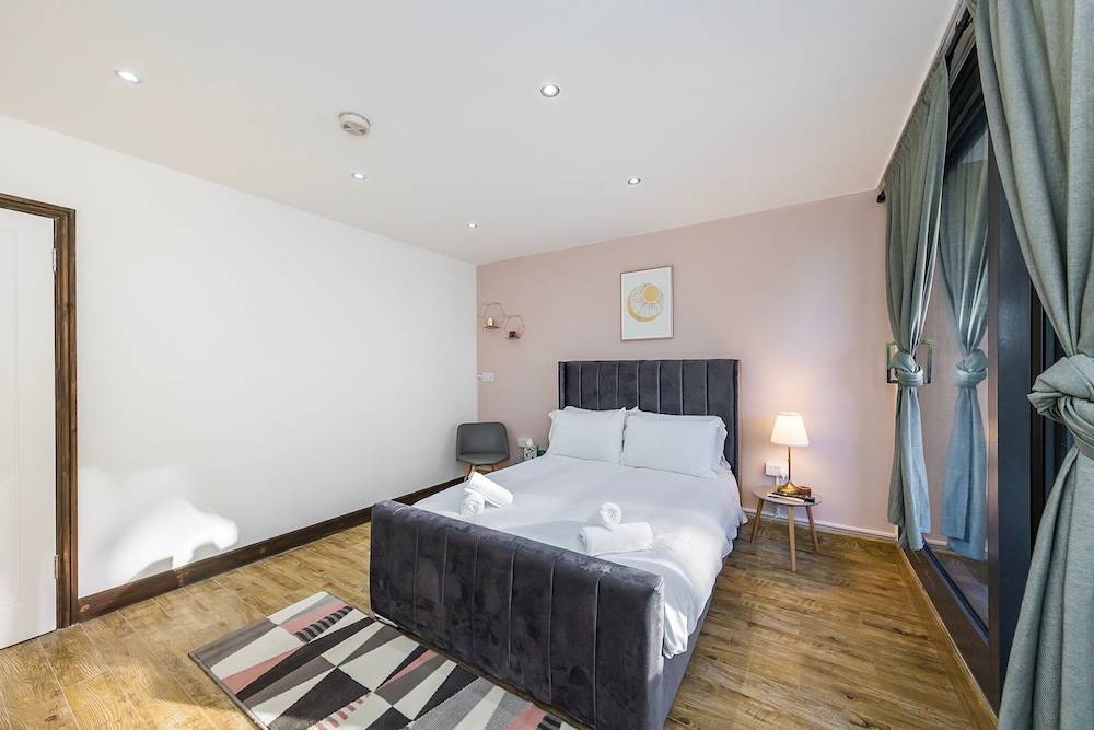 Edgware Hub 1