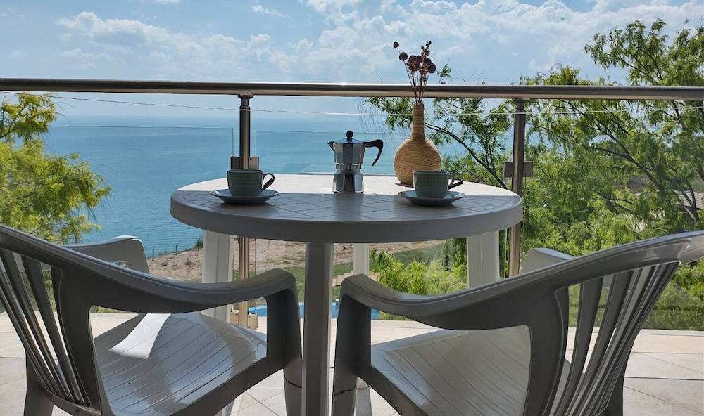 July Morning Seaside Resort 1