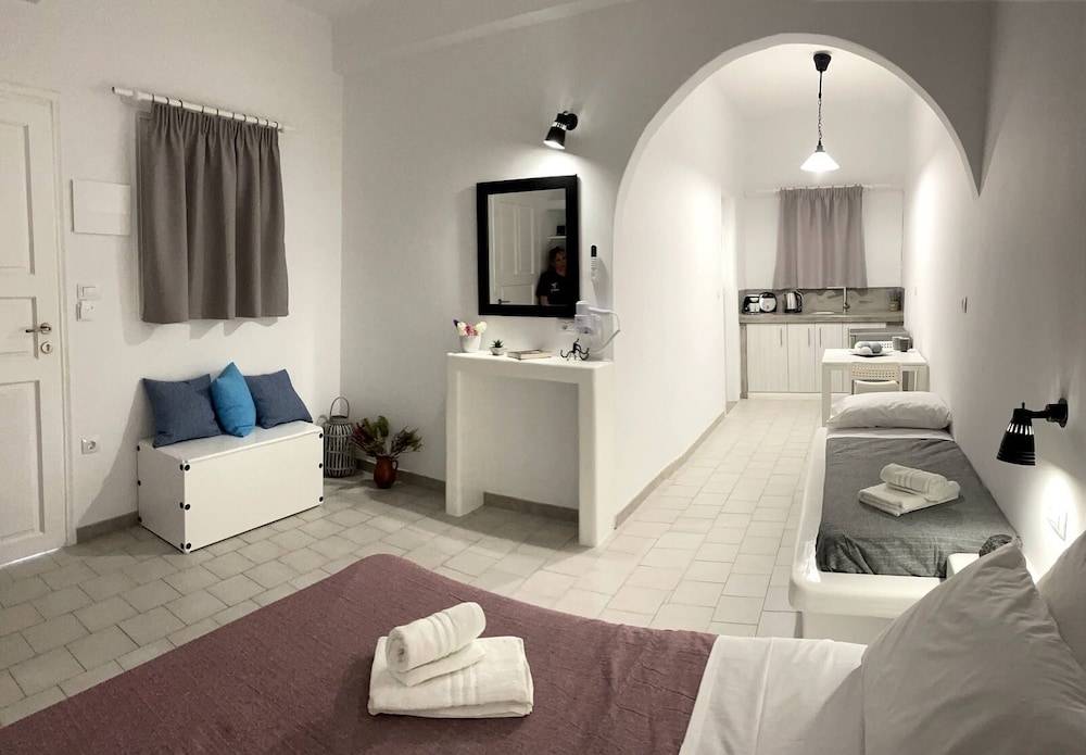 Sabbia Apartments 100m from Perissa Beach 1