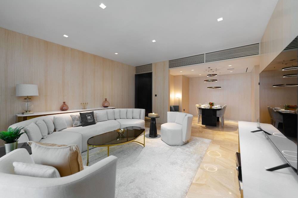 Maison Privee - Glamourous Apt with Sea Views at FIVE Palm 1