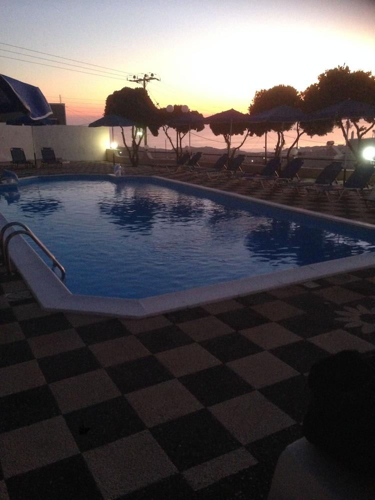 ROMANTIC SPA RESORT 1