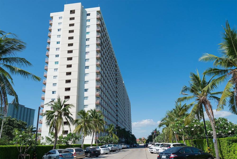 Jomtien Beach Condominium 1