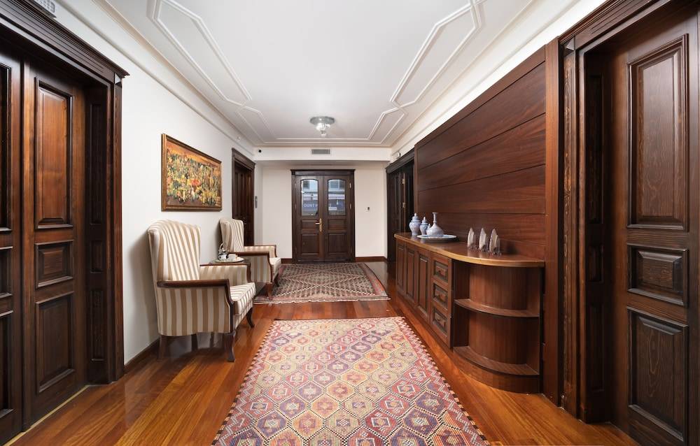 Bender Hotel - Old City 2