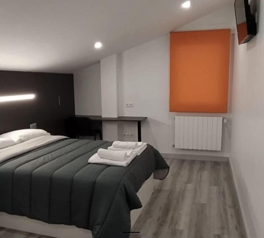HOTEL Alojamientos Aviche 6 2