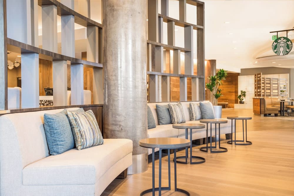 Courtyard by Marriott Seattle Bellevue/Downtown 2