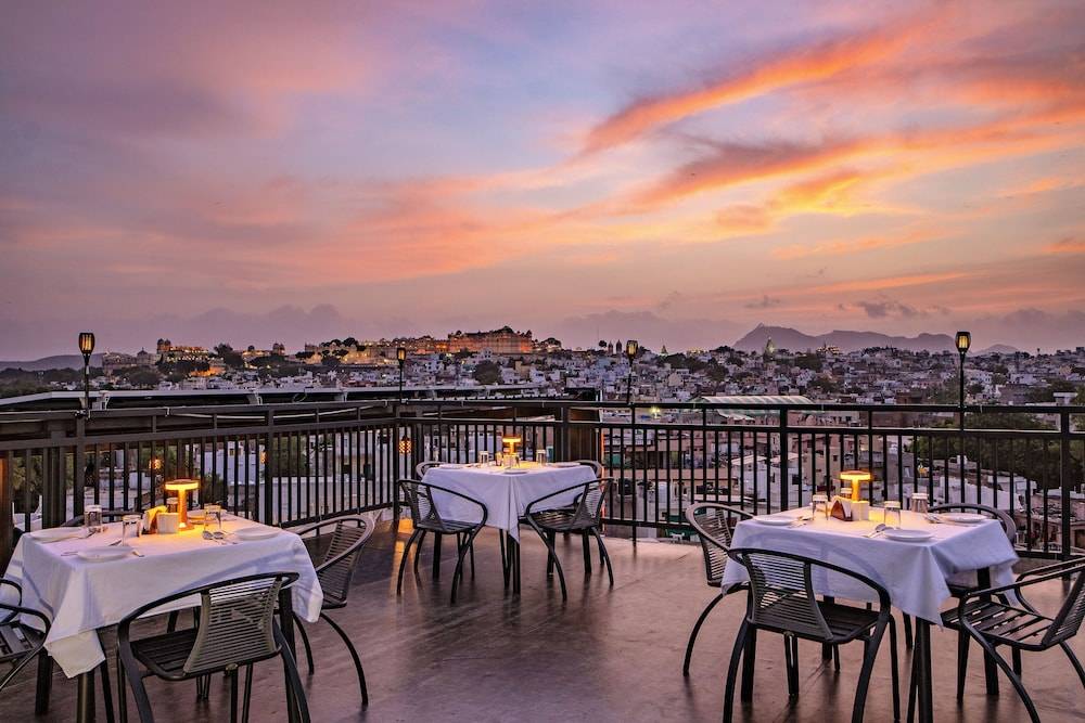 THE MANGAL VIEW RESIDENCY - A Luxury Boutique Business Hotel 1