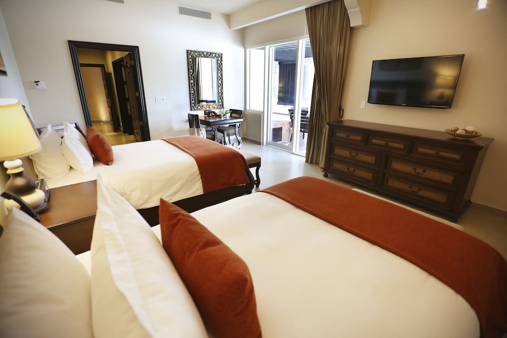 Holiday Inn Club Vacations Grand Residences All Inclusive 1