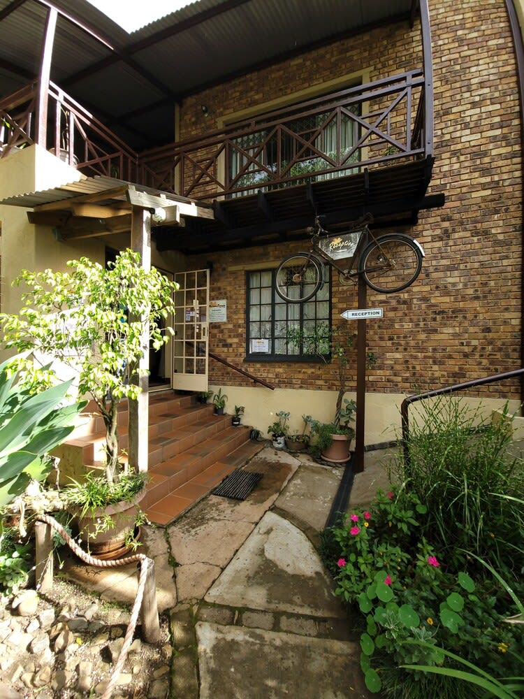Autumn Breeze Manor Guest House 1