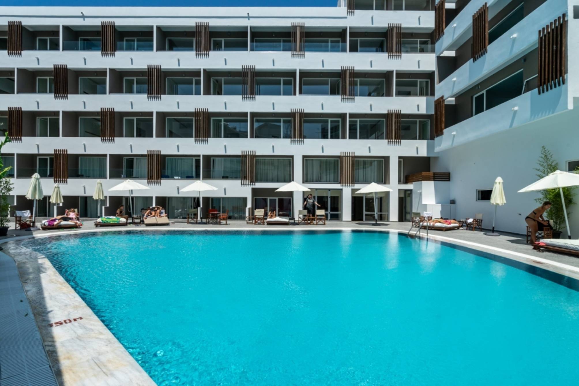 Castellum Suites 2